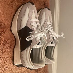 Women’s New Balances